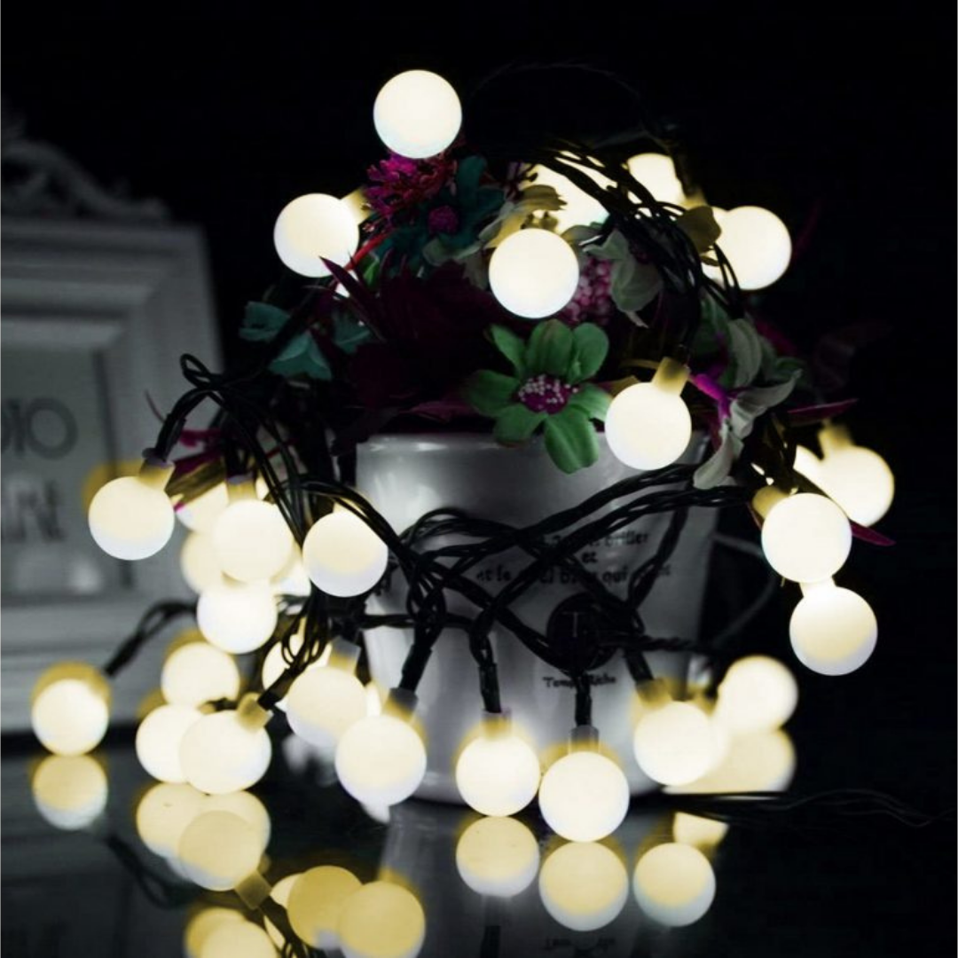 led-svetielka-na-kvety-a-kvetinac-v-tme